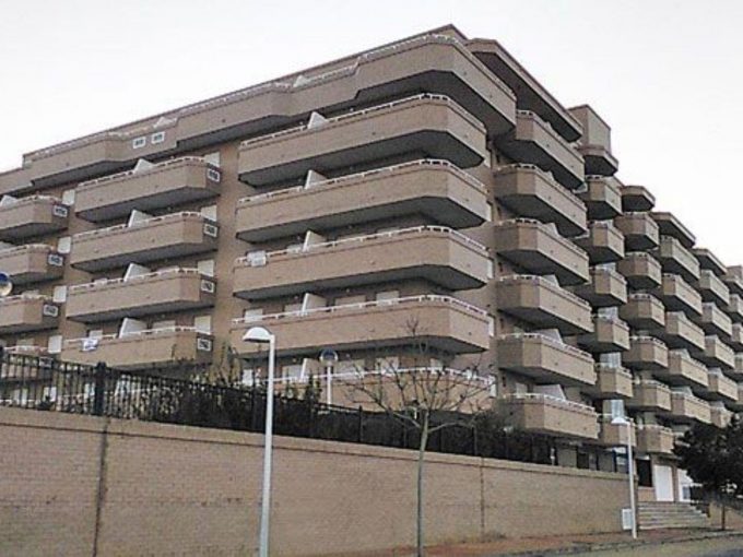 Promoción Cabanes, obra nueva en La Torre de la Sal (Revista)