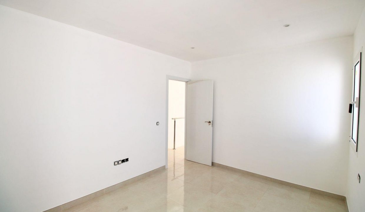 Promoción 4 dúplex en San Bartolomé, obra nueva en San Bartolomé (Revista)