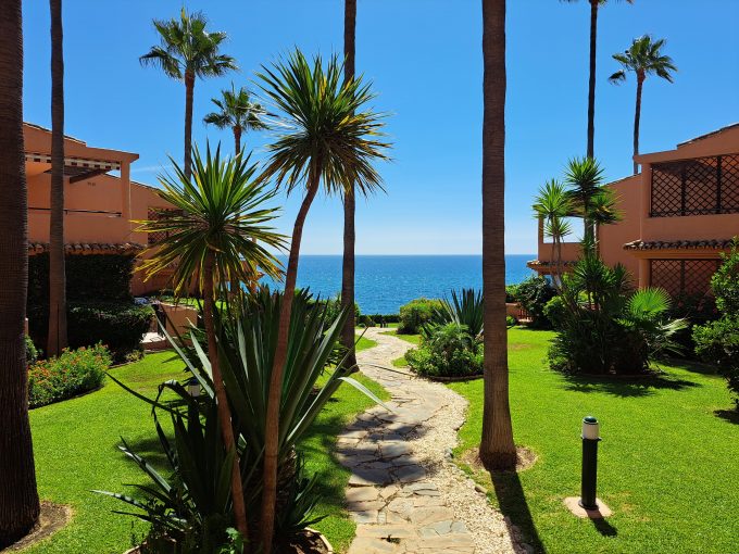 Promoción Bermuda Beach 510232, obra nueva en Estepona (Revista)