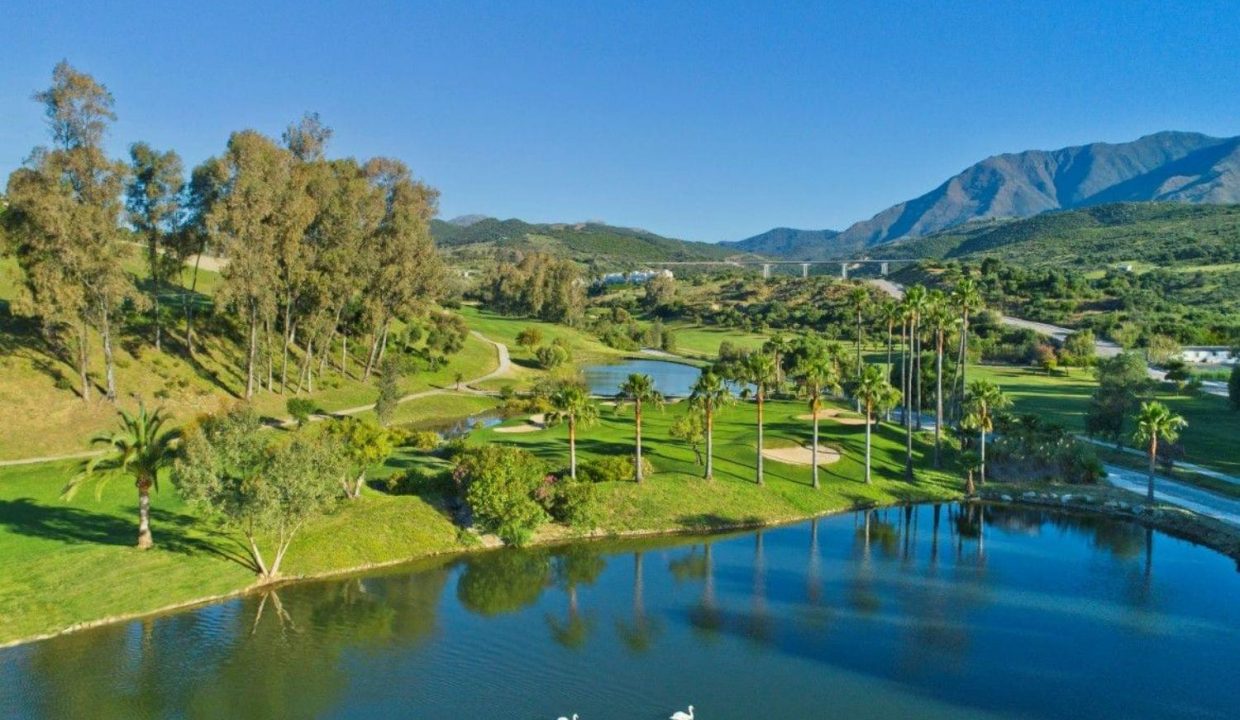Promoción Sunny Golf, obra nueva en Estepona (Revista)