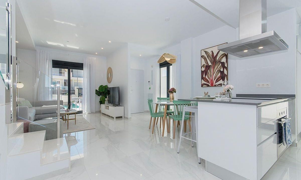 Promoción Casas Blancas de Vistabella, obra nueva en Entrenaranjos (Revista)