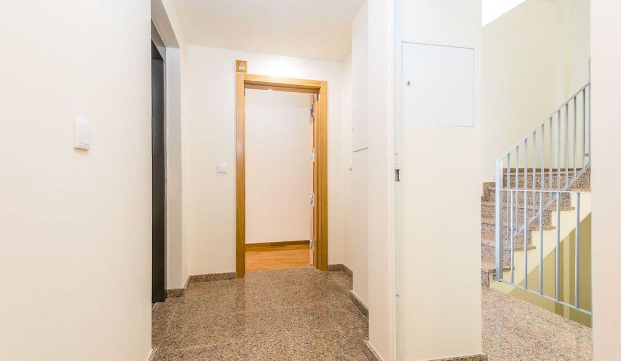 Promoción Promoción de Viviendas en C/ Emilio González López, obra nueva en Malpica (Revista)