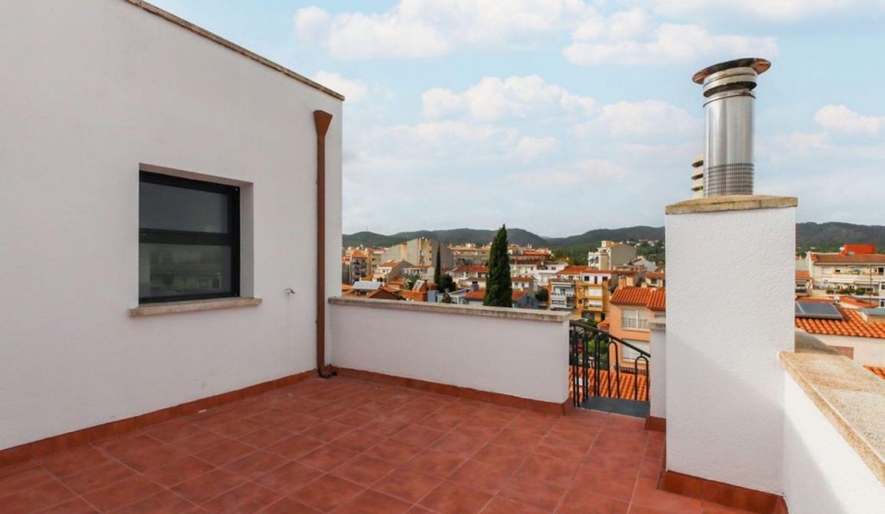 Promoción Edificio en Av Tanca de la Plana, obra nueva en el Vendrell (Revista)
