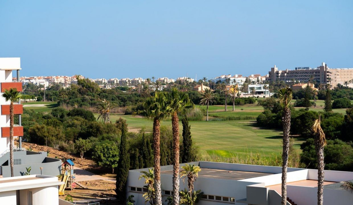 Promoción Palm Beach Golf Almerilmar, obra nueva en Almerimar (Revista)