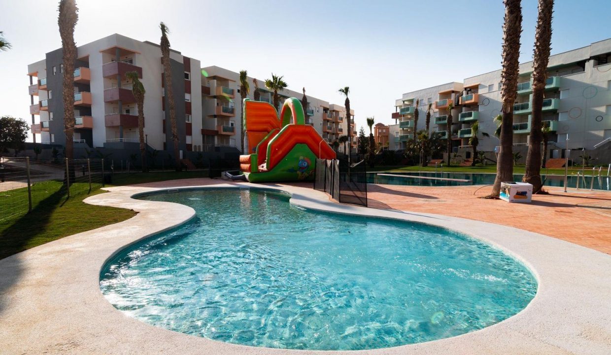 Promoción Palm Beach Golf Almerilmar, obra nueva en Almerimar (Revista)
