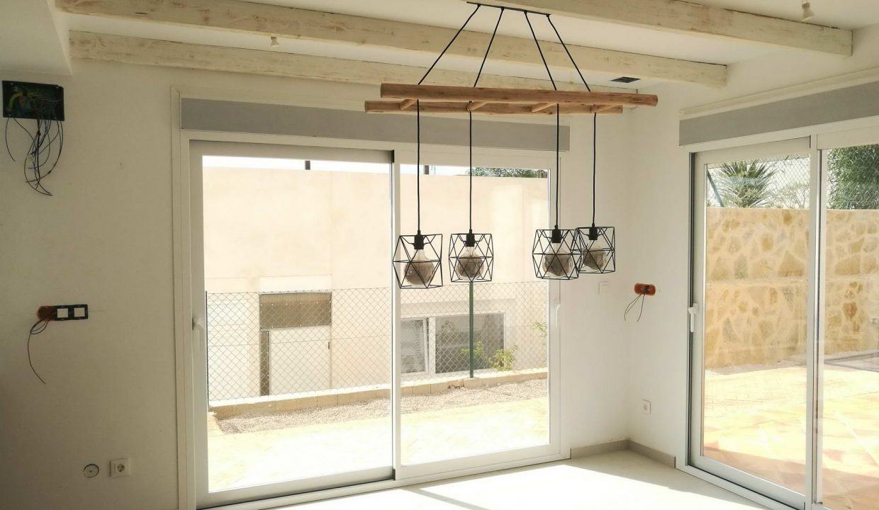 Promoción Encantadora residencia de estilo ibicenco, obra nueva en Chirles (Revista)