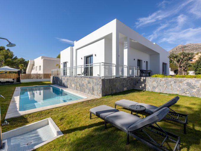Promoción Villa con hermoso diseño contemporáneo, obra nueva en Altea (Revista)