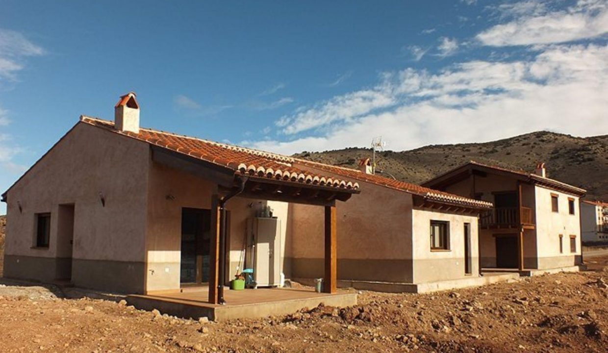 Promoción Los Llanos, obra nueva en Albarracín (Revista)