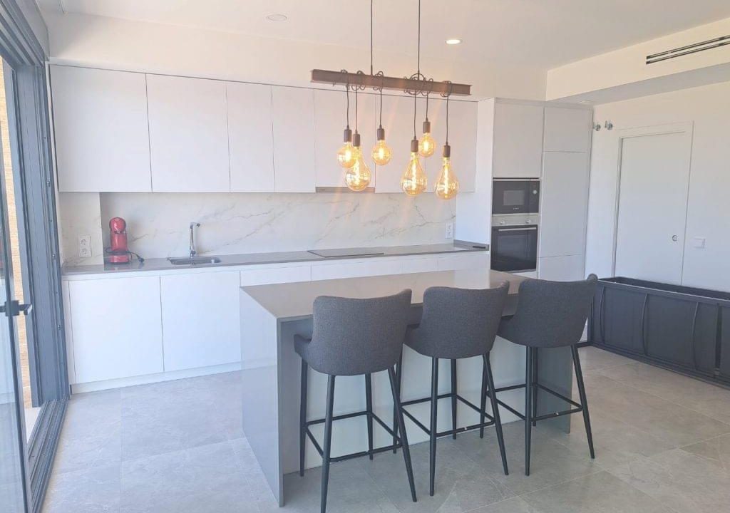 Promoción Apartamento moderno con terraza soleada, obra nueva en Finestrat (Revista)