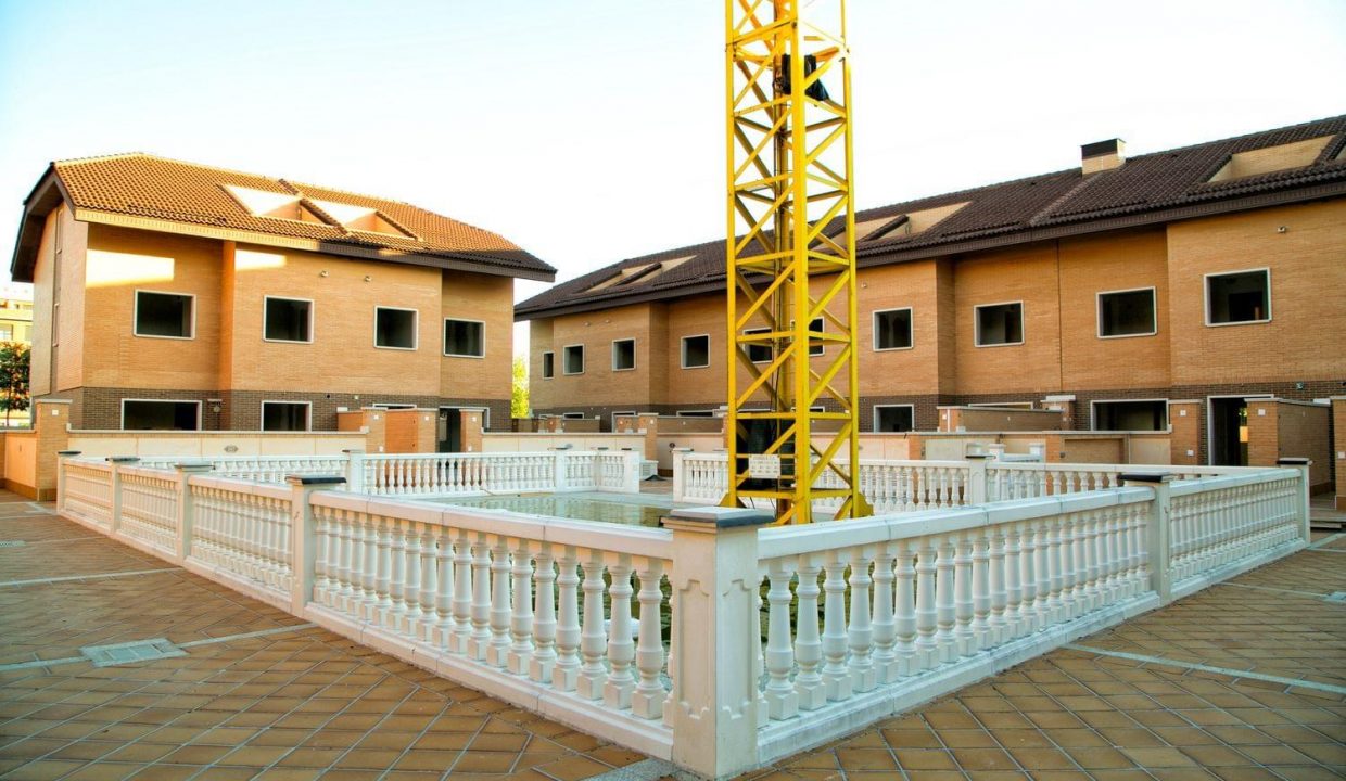 Promoción 17 viviendas adosadas y 4 viviendas pareadas, obra nueva en Talavera de la Reina (Revista)