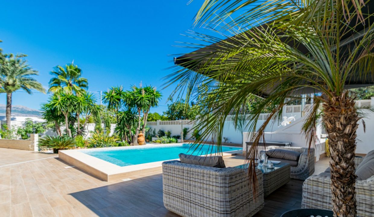 Promoción Villa con maravilloso jardín, obra nueva en l'Albir (Revista)