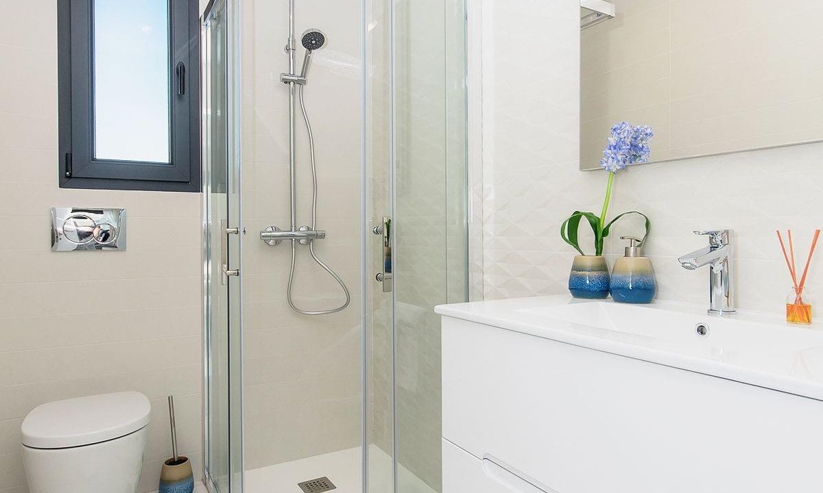 Promoción Casas Blancas de Vistabella, obra nueva en Entrenaranjos (Revista)