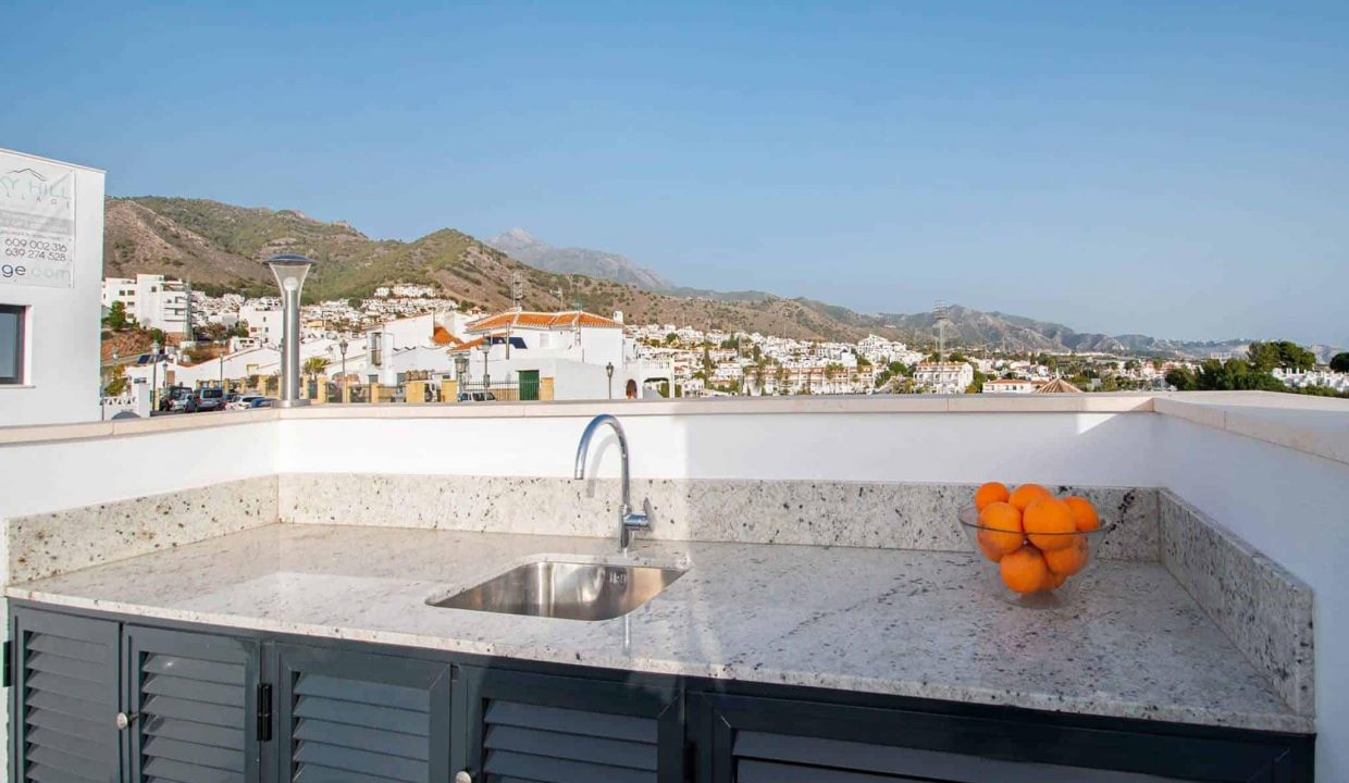 Promoción Sky Hill Village, obra nueva en Nerja (Revista)