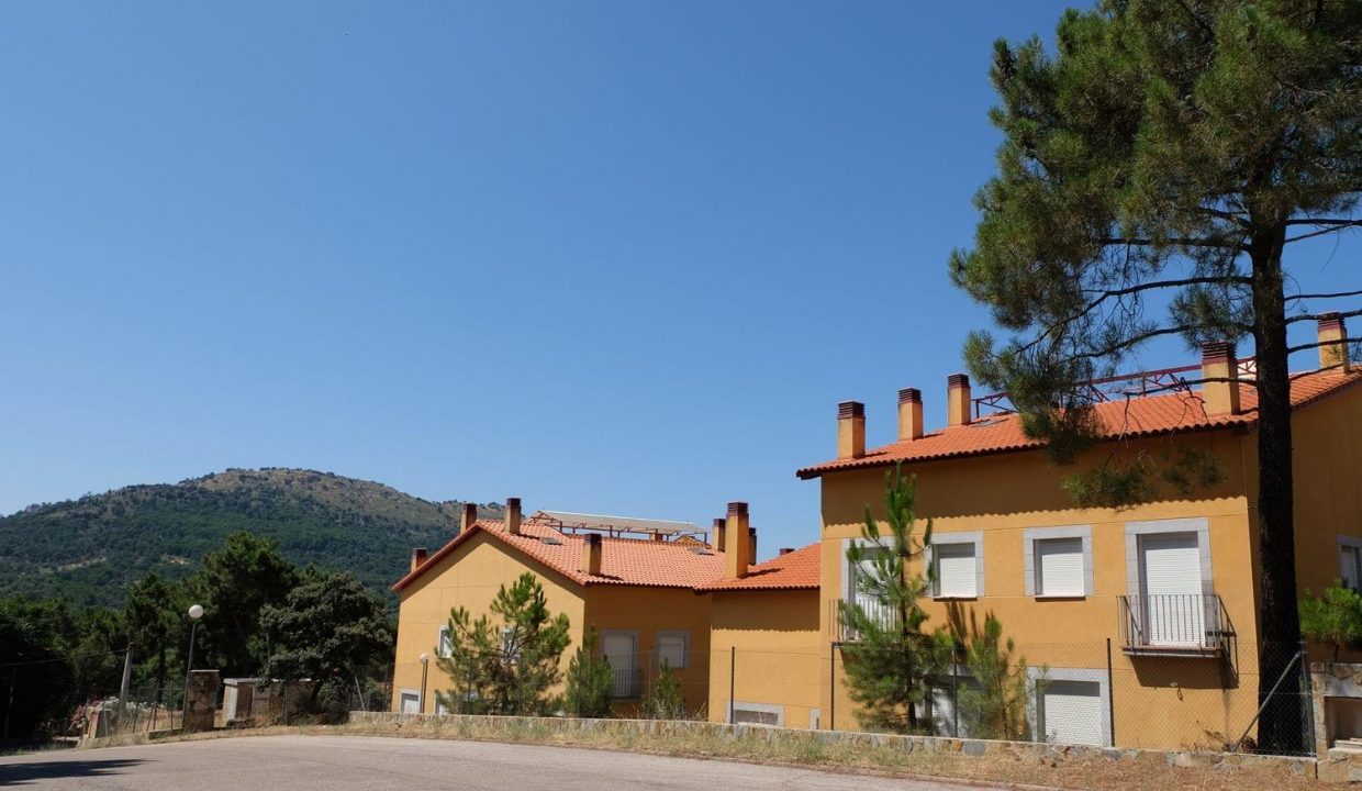 Promoción Residencial Pinos Altos, obra nueva en Entrepinos (Revista)