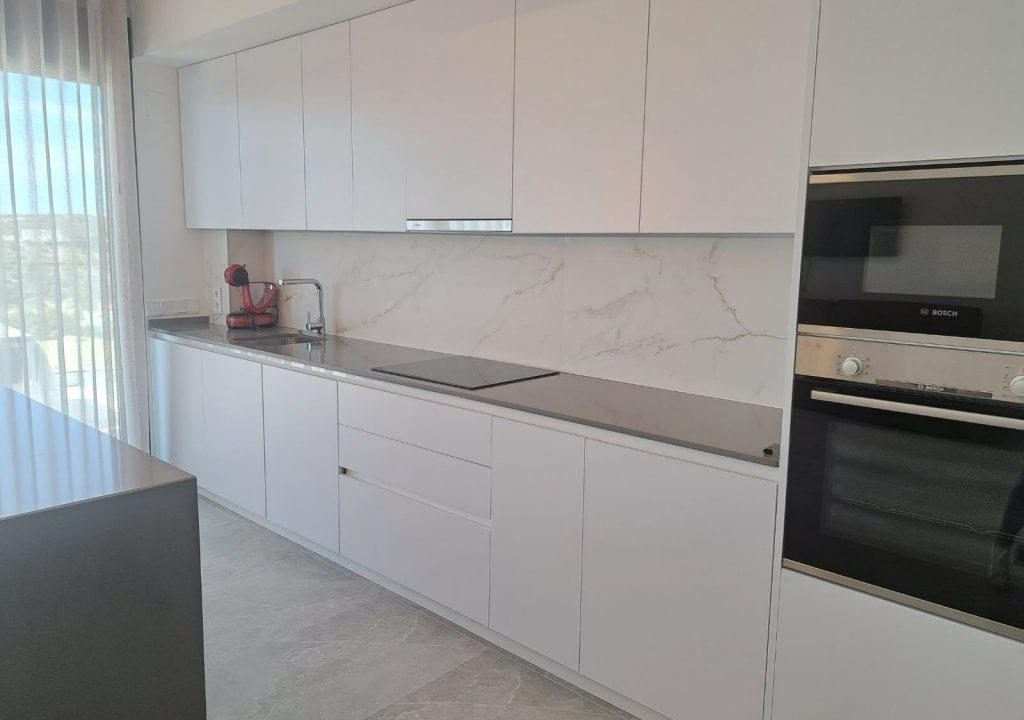 Promoción Apartamento moderno con terraza soleada, obra nueva en Finestrat (Revista)