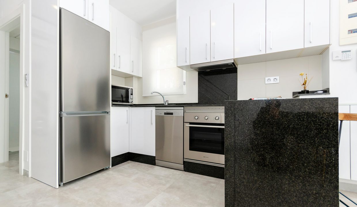 Promoción LAGUNA ROSA VILLAS, obra nueva en Torrevieja (Revista)