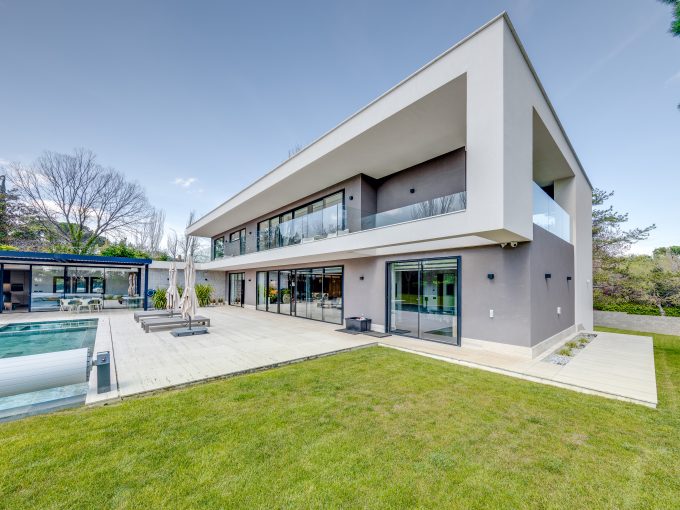 Promoción Preciosa y majestuosa villa, obra nueva en Pozuelo de Alarcón (Revista)