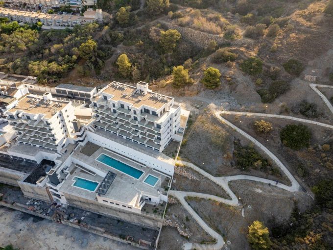 Promoción Icon Marina, obra nueva en La Herradura (Revista)