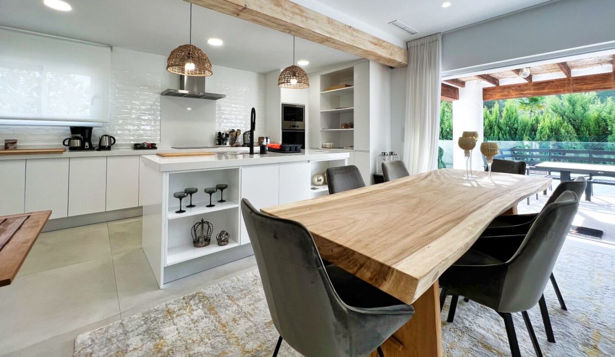Promoción Maravilloso chalet de estilo ibicenco, obra nueva en Altea (Revista)