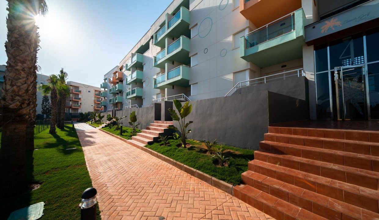 Promoción Palm Beach Golf Almerilmar, obra nueva en Almerimar (Revista)