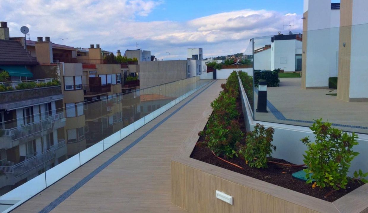 Promoción en Girona, Joan Maragall, obra nueva en Gerona (Revista)