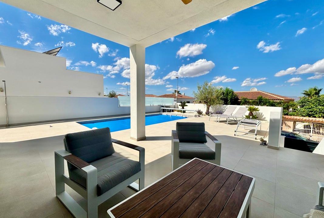 Promoción BENIJOFAR VILLAS M20, obra nueva en Alicante (Revista)