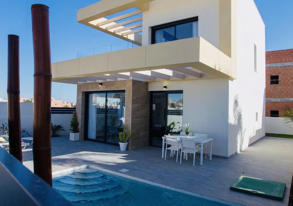 Promoción ALBA SALINA F3,F4,F5, obra nueva en Los Montesinos (Revista)