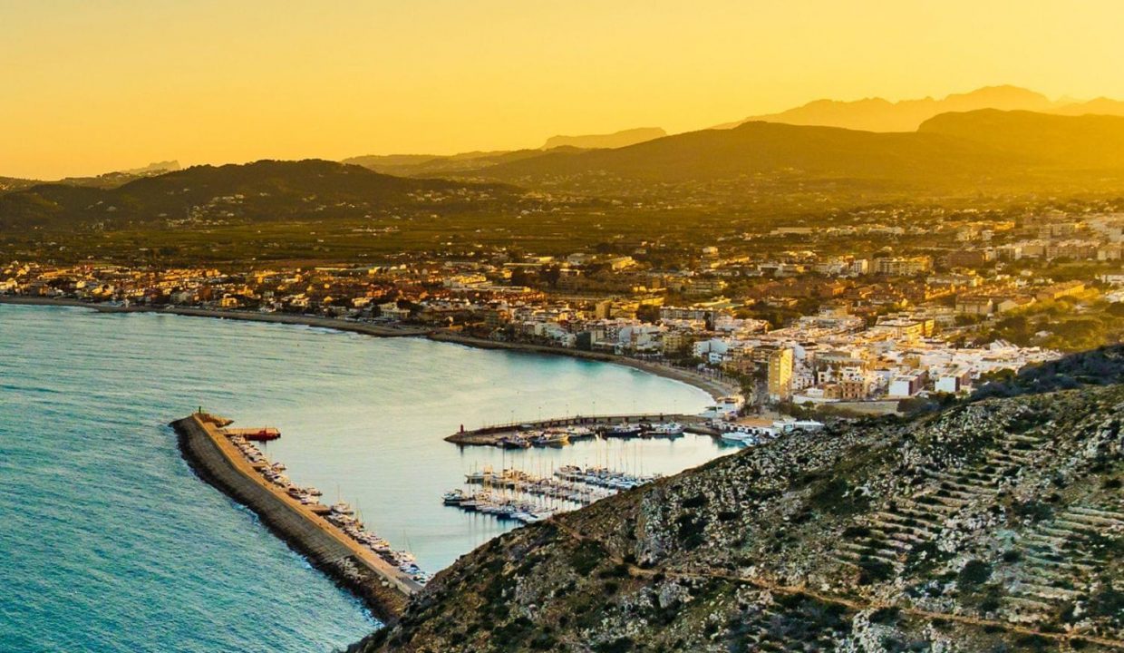 Promoción Mar de Calablanca, obra nueva en Jávea (Revista)