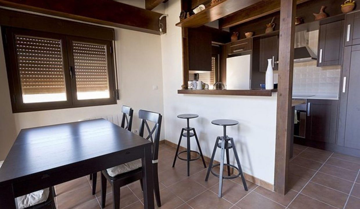 Promoción Los Llanos, obra nueva en Albarracín (Revista)