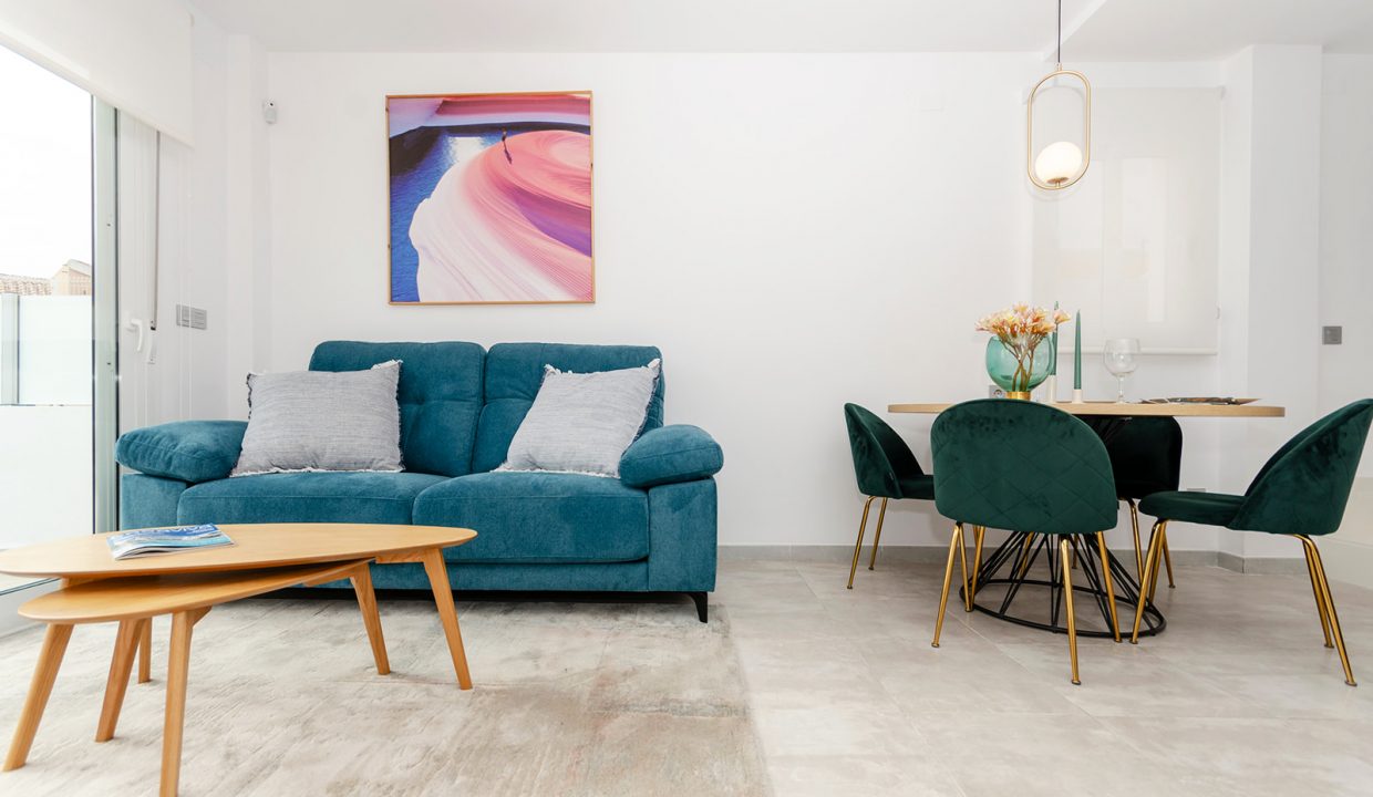 Promoción LAGUNA ROSA VILLAS, obra nueva en Torrevieja (Revista)