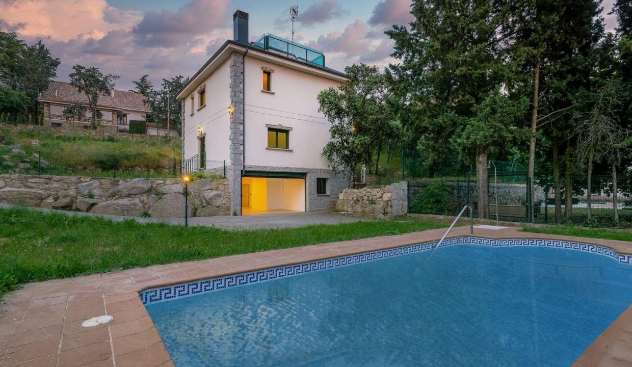 Promoción Chalets independientes en Av Comunidad de Madrid, Torrelodones (Madrid), obra nueva en Torrelodones Colonia (Revista)