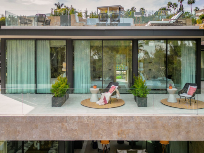 Promoción Villa ecológica en el corazón de Nueva Andalucía, obra nueva en Marbella (Revista)