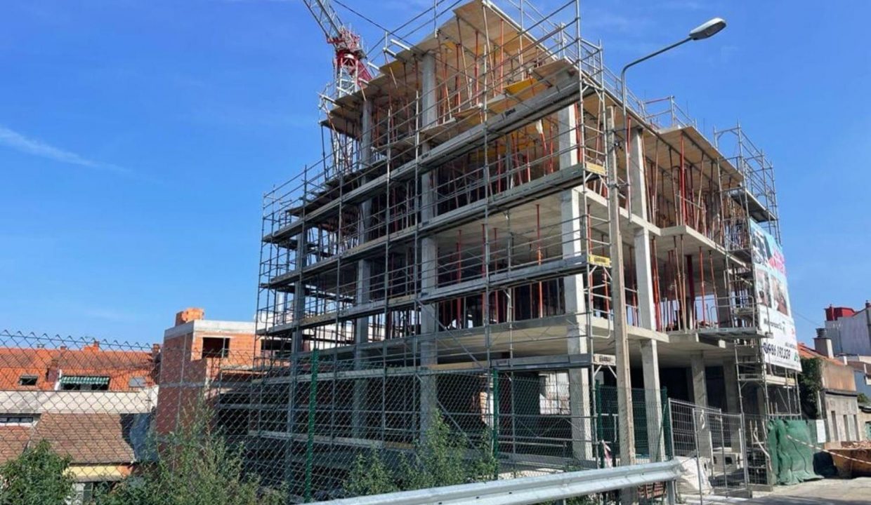 Promoción Edificio Montecelo, obra nueva en O Santo Cura de Ars (Revista)