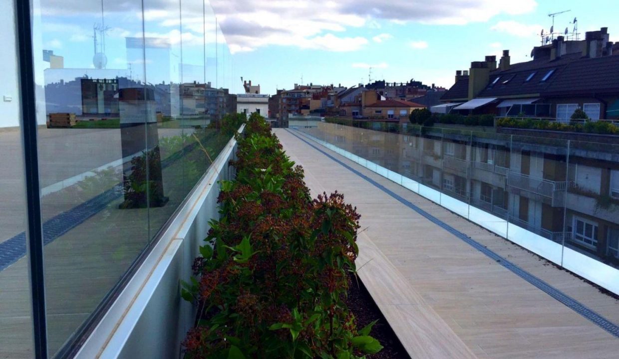 Promoción en Girona, Joan Maragall, obra nueva en Gerona (Revista)