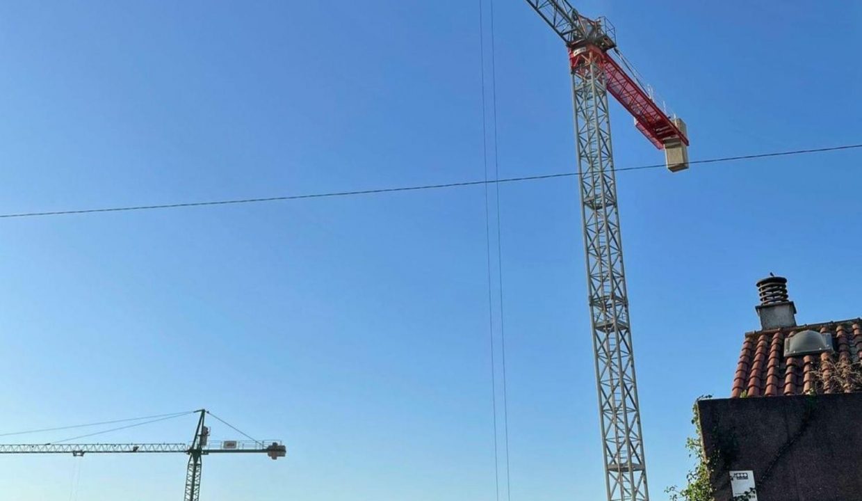 Promoción Edificio Montecelo, obra nueva en O Santo Cura de Ars (Revista)