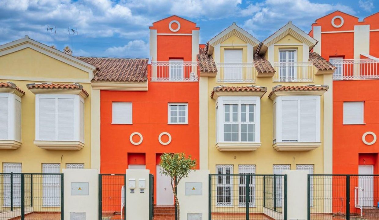 Promoción Adosados en Aljaraque, obra nueva en Corrales (Revista)
