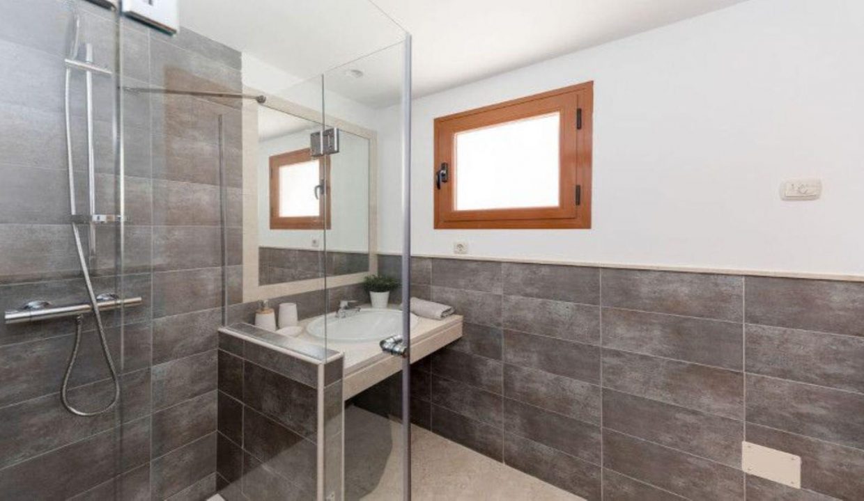 Promoción Casares Hills, obra nueva en Casares (Revista)