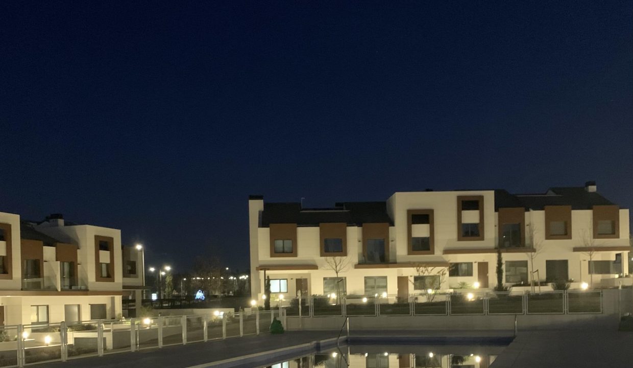 Promoción Villas del Mirabal 3, obra nueva en Boadilla del Monte (Revista)