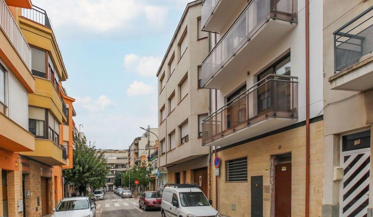 Promoción Edificio en Av Tanca de la Plana, obra nueva en el Vendrell (Revista)