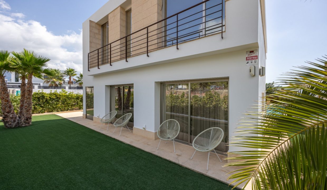 Promoción Villa con irradia elegancia y lujo moder, obra nueva en La Nucía (Revista)