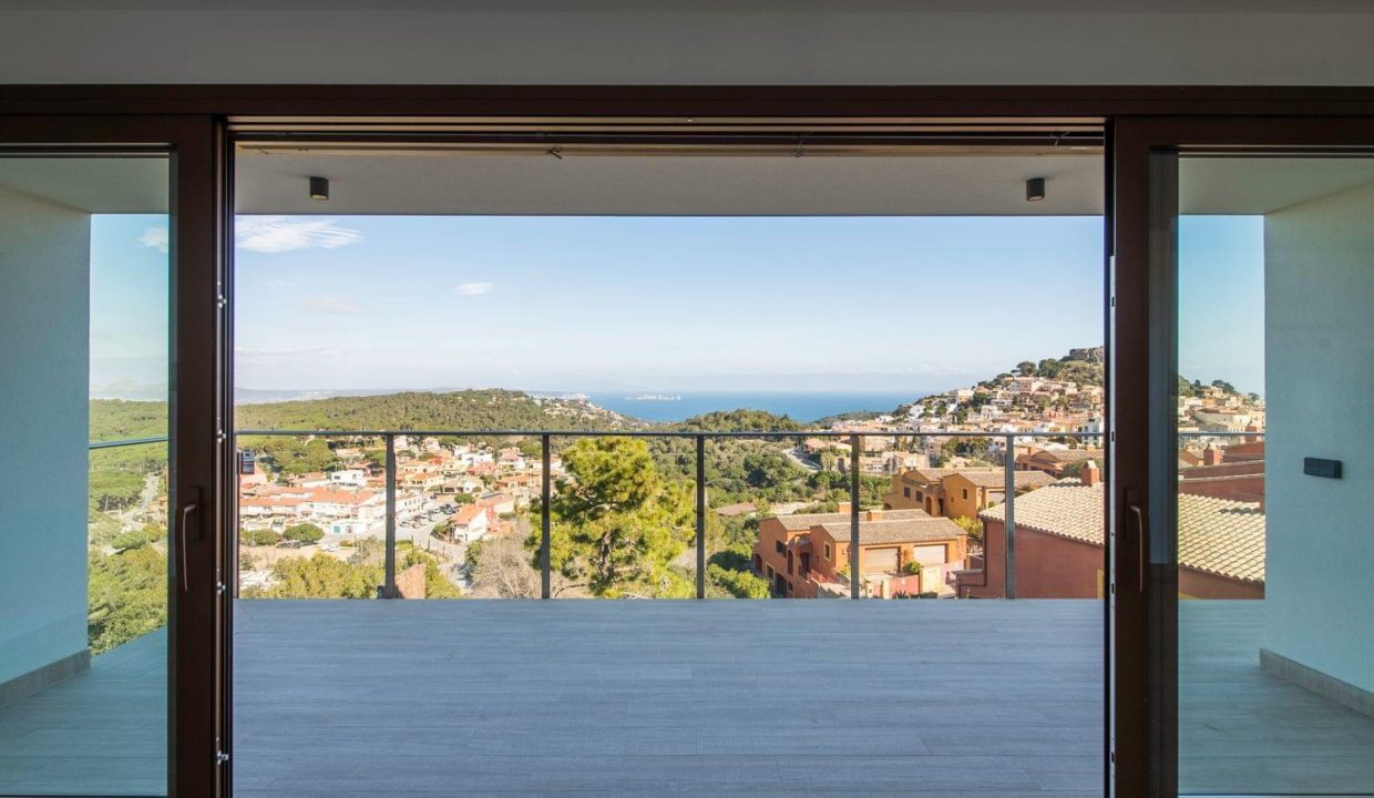 Promoción Villas del Sol Begur, obra nueva en Begur (Revista)