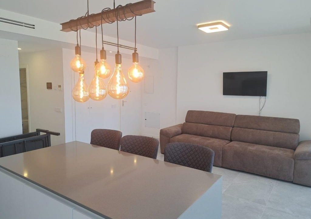 Promoción Apartamento moderno con terraza soleada, obra nueva en Finestrat (Revista)