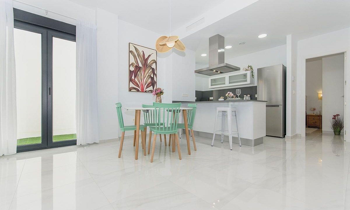 Promoción Casas Blancas de Vistabella, obra nueva en Entrenaranjos (Revista)