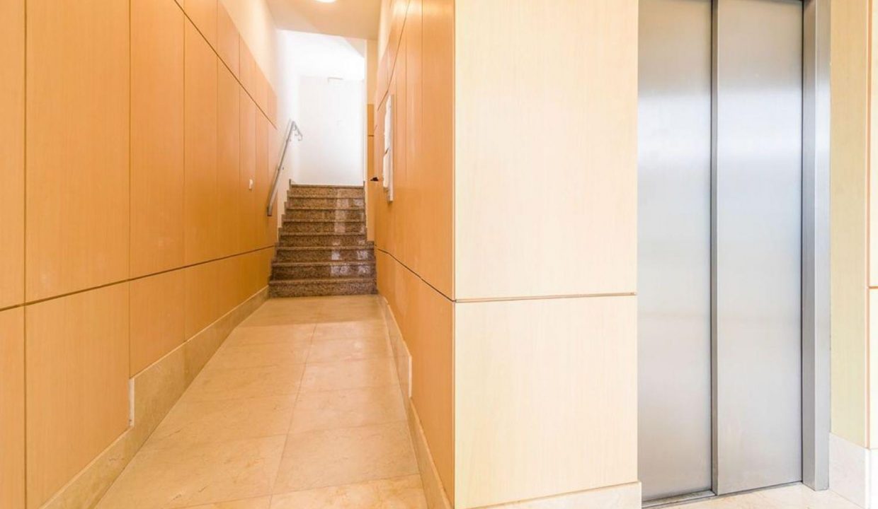 Promoción Promoción de Viviendas en C/ Emilio González López, obra nueva en Malpica (Revista)