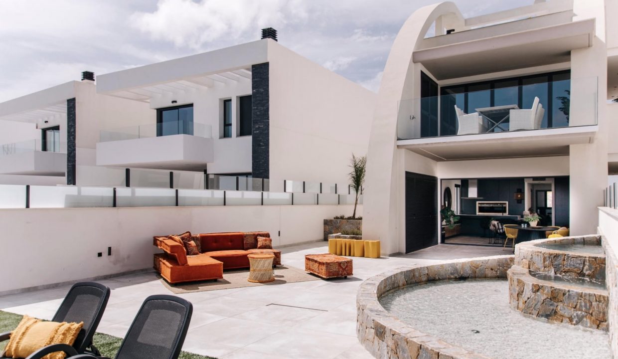 Promoción Residencial Oceanic, obra nueva en Rojales (Revista)