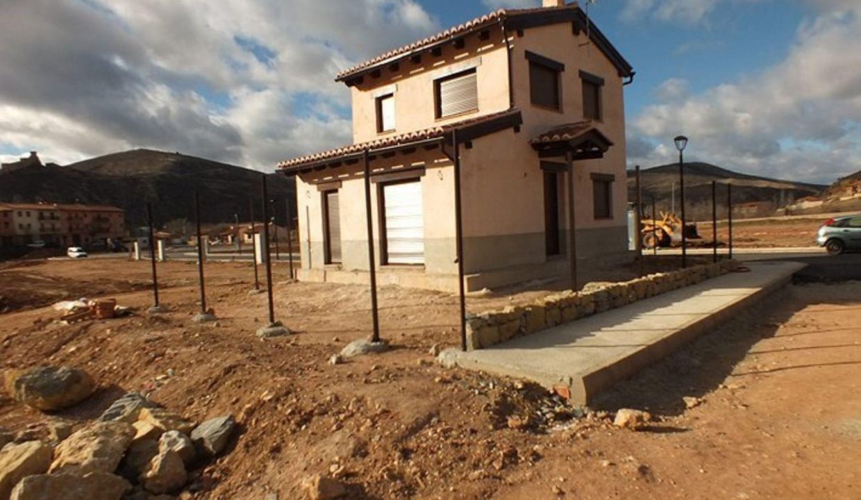 Promoción Los Llanos, obra nueva en Albarracín (Revista)