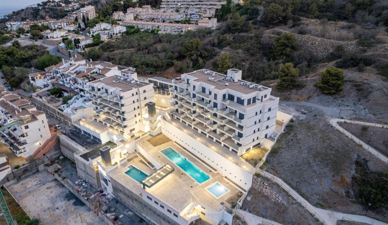Promoción Icon Marina, obra nueva en La Herradura (Revista)