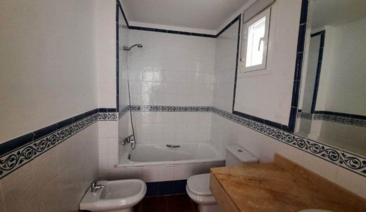 Promoción LÍNEA DE LA CONCEPCIÓN (LA), obra nueva en San Roque (Revista)