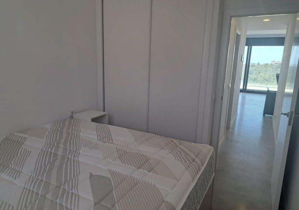 Promoción Apartamento moderno con terraza soleada, obra nueva en Finestrat (Revista)