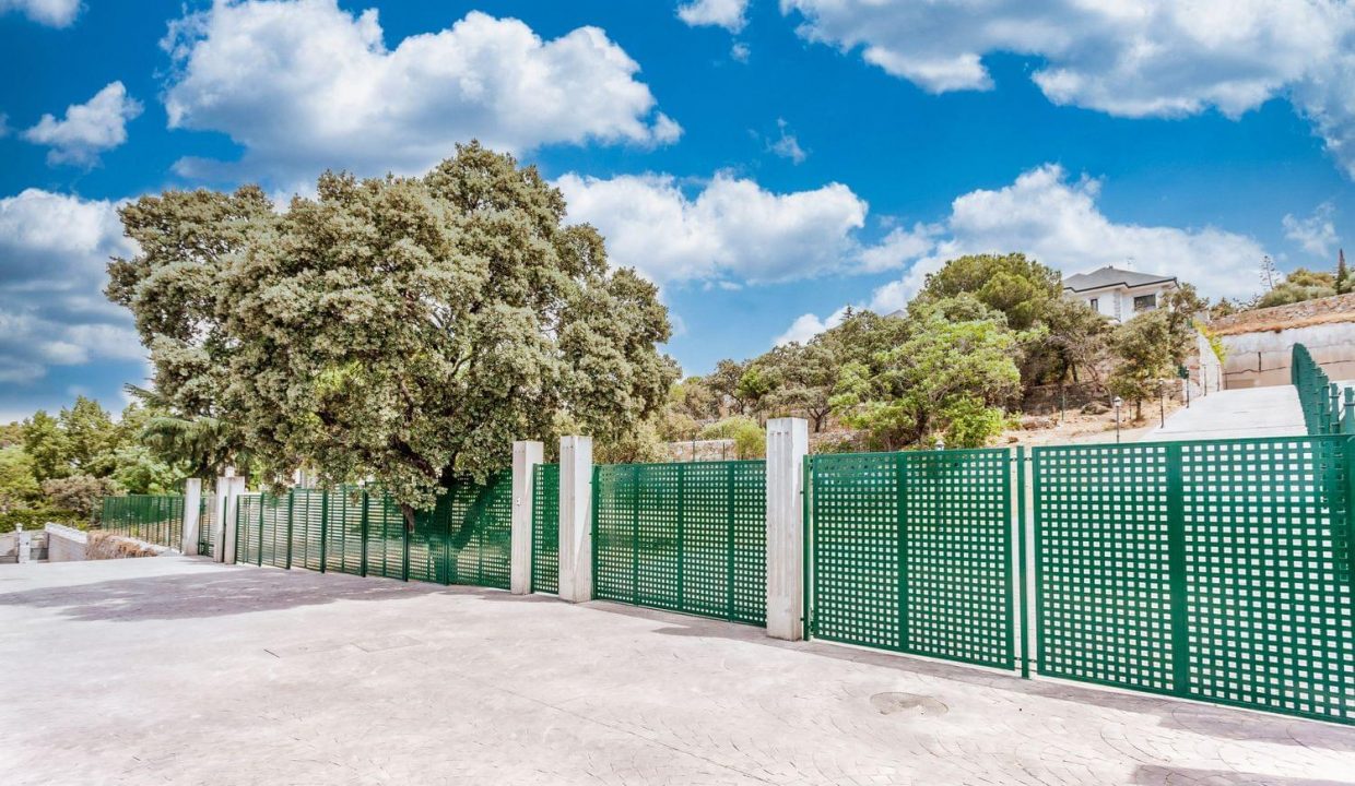 Promoción Chalets independientes en Av Comunidad de Madrid, Torrelodones (Madrid), obra nueva en Torrelodones Colonia (Revista)